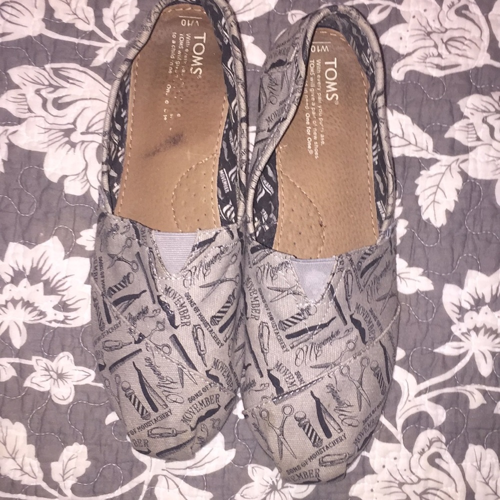Toms
